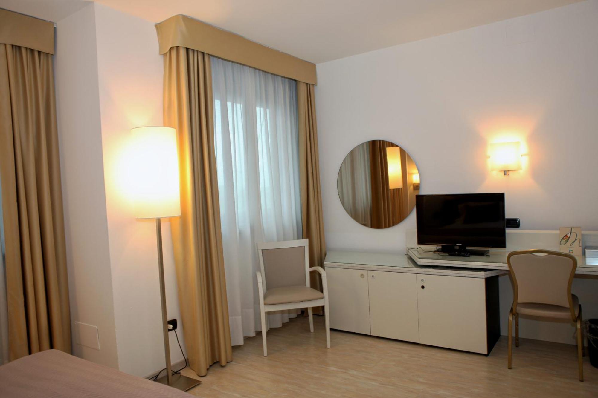 Mediterraneo Palace Hotel Ragusa Exterior photo